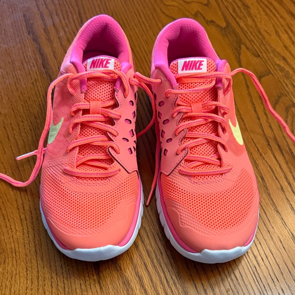 Nike Kids Size 6.5Y Pink Mesh Athletic Sneakers